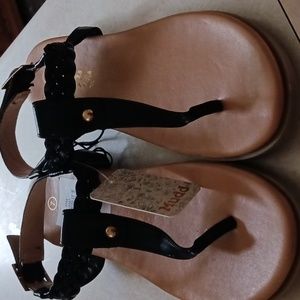 Thong sandal by Mudd